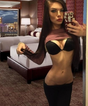 Жгучая брюнетка со страстным нравом жаждет новых встреч. Готова погрузить тебя в мир незабываемых ощущений. Забудь обо всем, просто наслаждайся моментом в моих объятиях. Жду тебя! 14728, 24 года